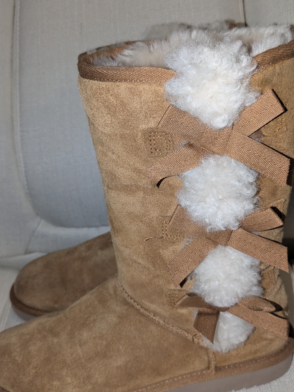 Women’s Kookaburra UGGs Victoria Tall Boots With Bows Brown Color Fur Inside - Picture 2 of 7